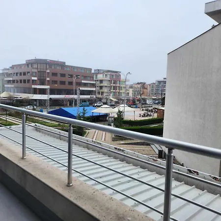 Апартамент на център Приморско