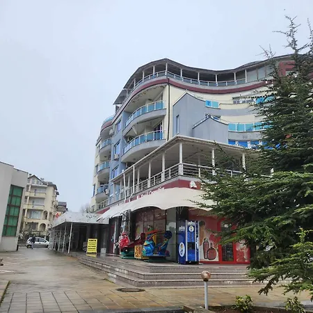 на център Апартамент